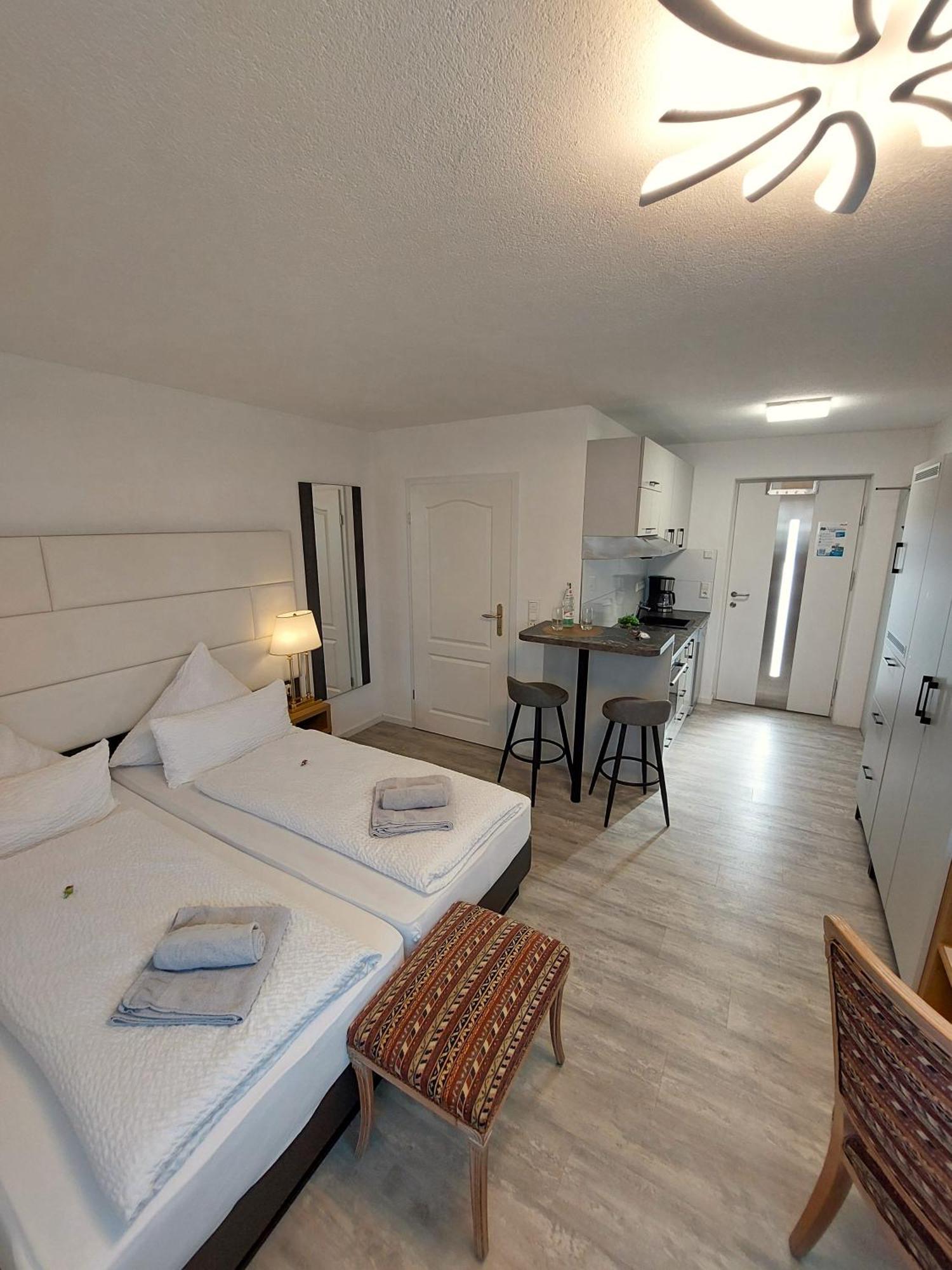 Bodensee Sunshine Zimmer & Apts. ウールディンゲン・ミュールホーフェン エクステリア 写真