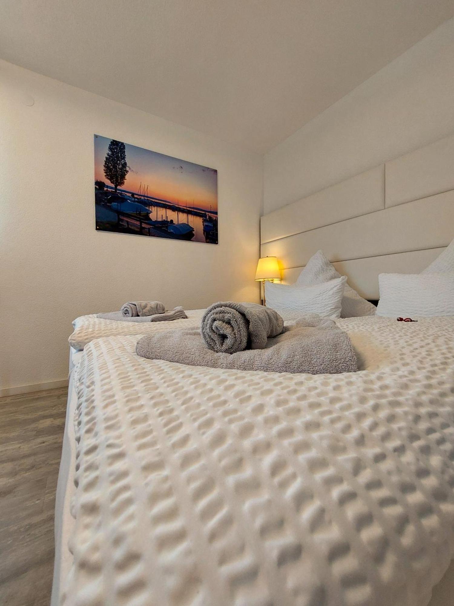 Bodensee Sunshine Zimmer & Apts. ウールディンゲン・ミュールホーフェン エクステリア 写真
