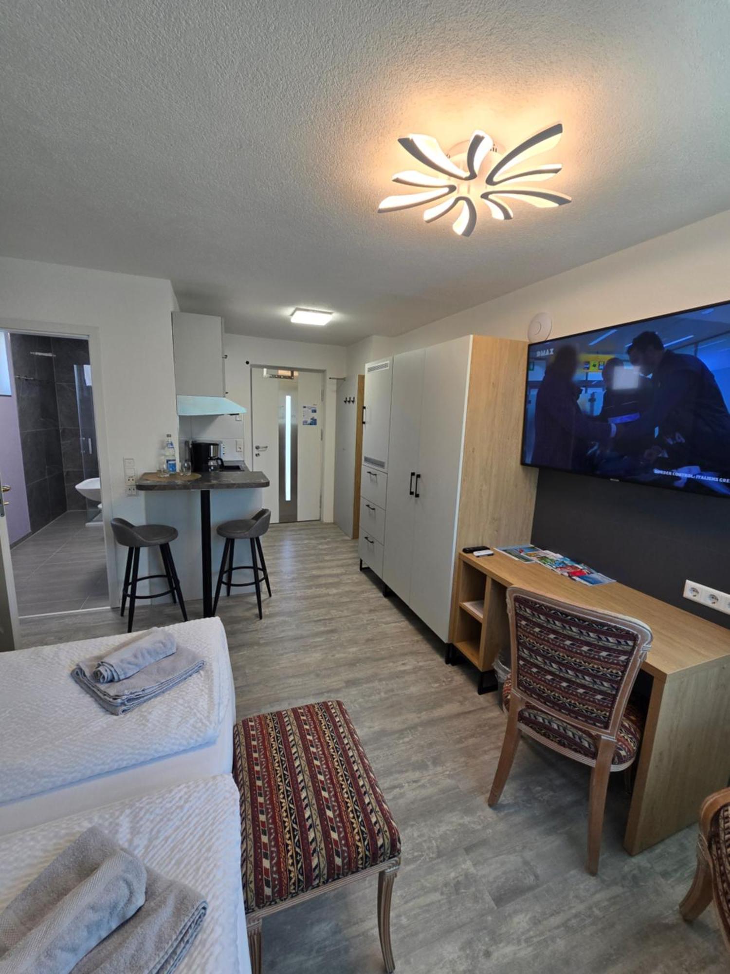 Bodensee Sunshine Zimmer & Apts. ウールディンゲン・ミュールホーフェン エクステリア 写真