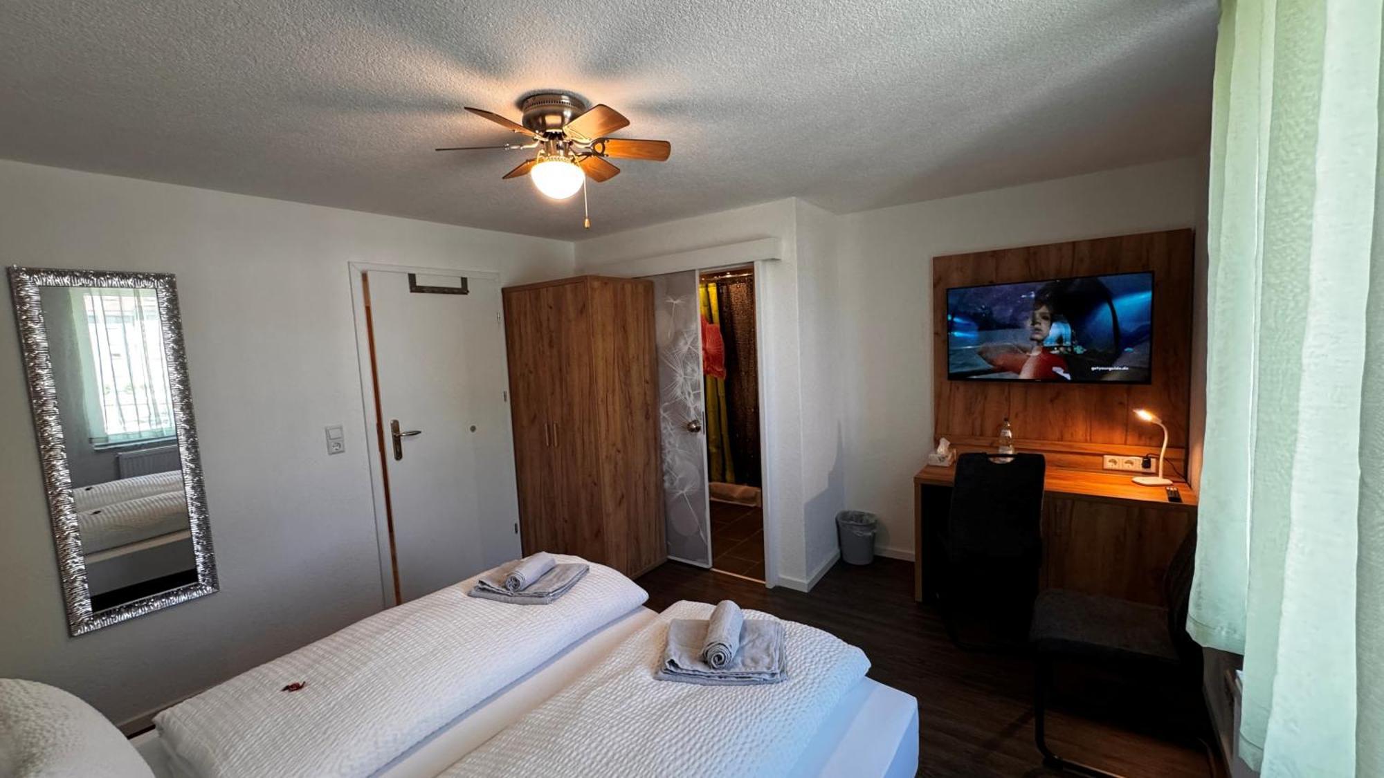 Bodensee Sunshine Zimmer & Apts. ウールディンゲン・ミュールホーフェン エクステリア 写真